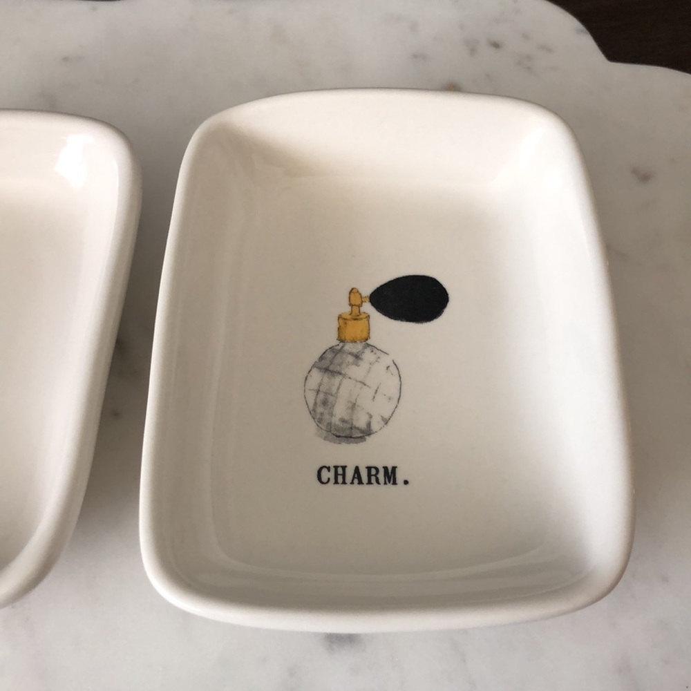 Set of Rae Dunn Ceramic Trays - Picture 3 of 4